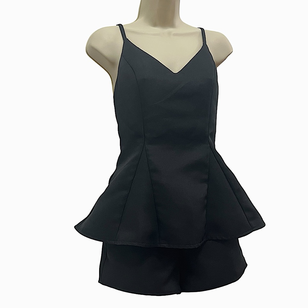 TOBI WOMENS SWEETHEART PEPLUM DEEP BACK CUT BLACK SHORTS ROMPER SIZE SMALL - Picture 4 of 10